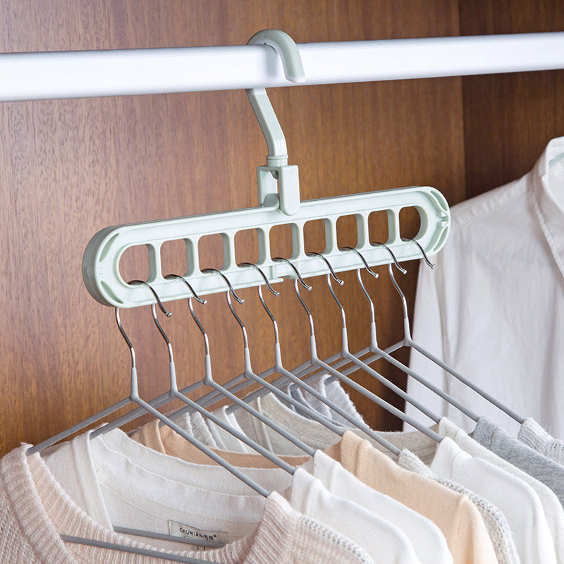 Space-saving hanger holding multiple garments